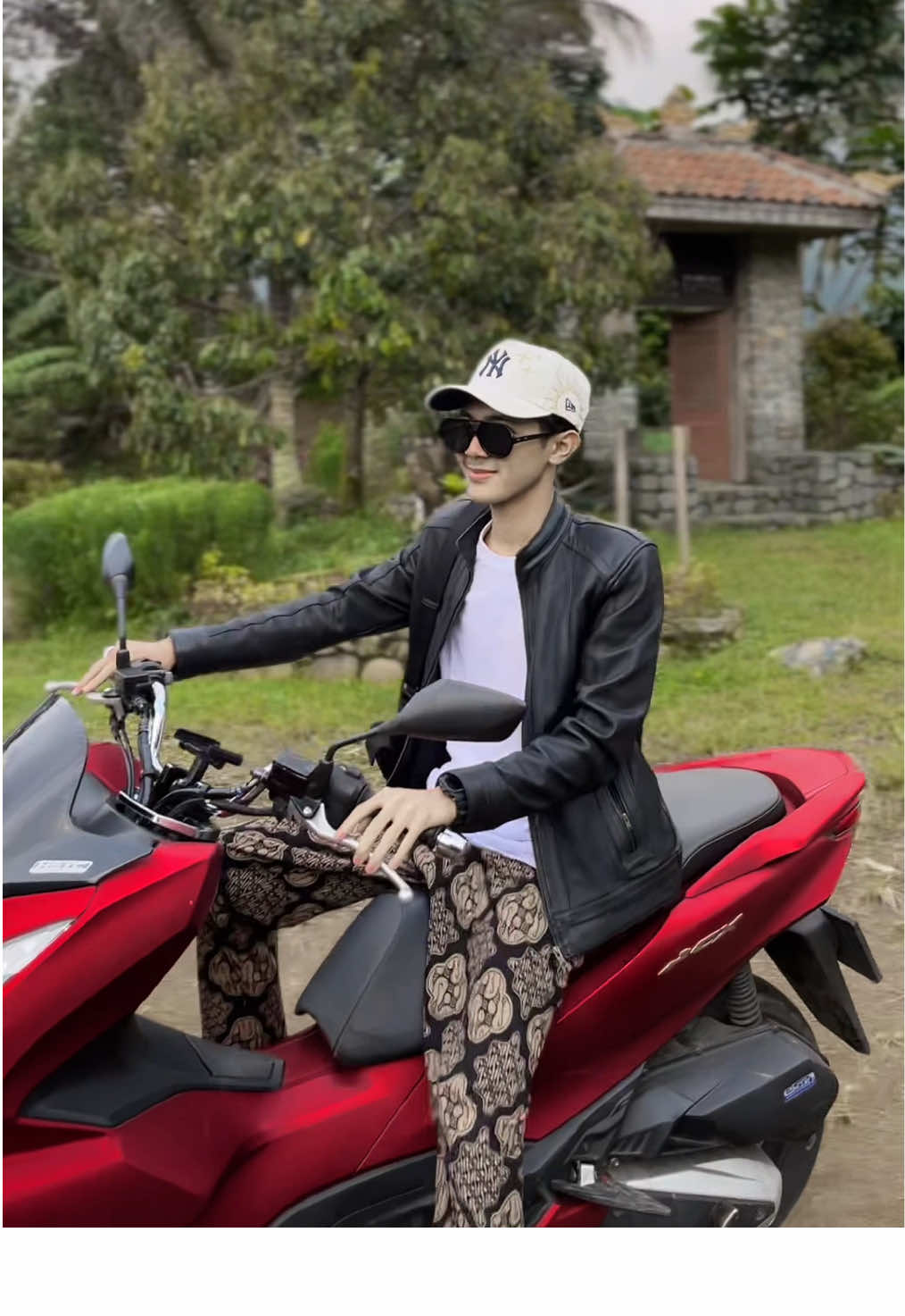 otewe main pilem iniii 😭 @Syafiqalatas #syafiqallatas #masboy #asyiqofficial #asyiqjalurvip #asyiqinaja 