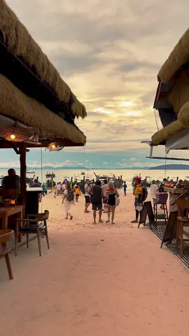 Pastel clouds, warm sand, longtail boats—Railay’s timeless recipe 🏝️🌄 📍Railay Beach - Krabi , Thailand 🇹🇭  . . #thailandtravel #beachvibes #islandlife #travel #beachlife 