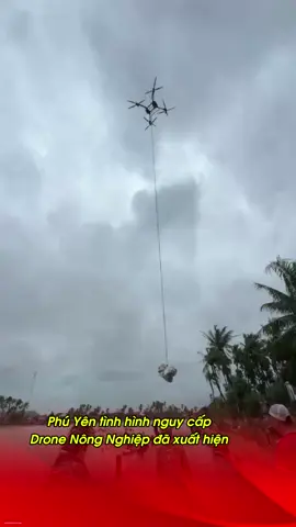 Chiếc drone của đoàn Đắk Nông lại hoạt động hết công suất, chạy KPI cứu trợ bà con Phú Yên đang bị cô lập. Đồng hành không bỏ sót chuyến nào… giờ đã cùng đoàn bước sang chuyến thứ 4.💪💪🇻🇳🇻🇳#taynguyencogi #daknong #cuutrolulut #phuyenlulut #dronenongnghiepcuutrophuyen 