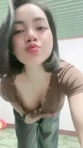 Đang tập mà chị cứ trêu 😂😂😂