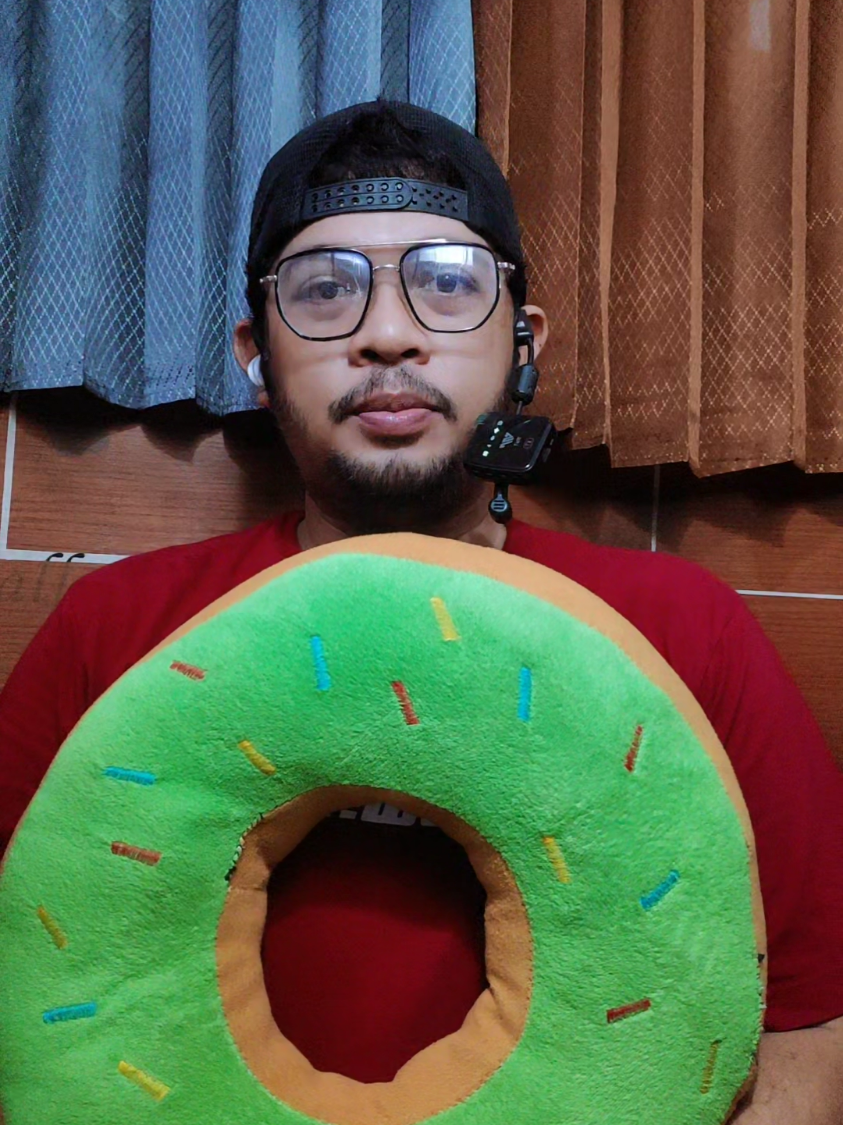 Rekomendasi bantal donat untuk ambeien, wasir, ataupun cedera tulang ekor. Selain itu juga bisa dijadikan bantal hias di kursi sofa di ruang tamu. Warna dan coraknya bisa dipilih. #bantaldonat #bantalambeien #bantalwasir #ambeien #wasir 