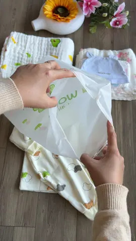 Muốn gọn hàng sẽ được ngay nha các mom#mecuabina #tuizipdungdodisinh #tuizipdungquanao #tuizipdanang #soandodisinh 