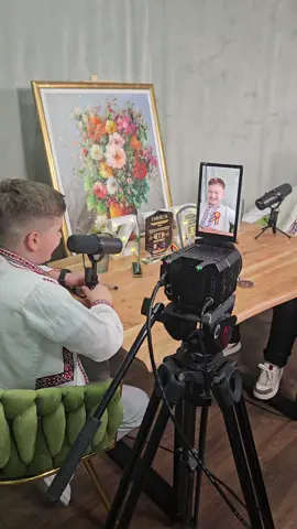 🎬 Și așa am început un nou capitol ZTV Kids! 🌟 Aiden, noul nostru moderator, ne va ghida în lumea copiilor: pasiunile lor, jocurile preferate și performanțele minunate pe care le ating. 👦👦 Invitat special: David Oros, colegul lui Aiden de la aritmetică, care ne va arăta cum se distrează și învață împreună. 👇 Vă las un scurt video de la înregistrări, să vedeți atmosfera plină de energie și zâmbete! 😄🎉🎈 #ZTVKids #Aiden #DavidOros #CopiiiRomâniei #JoacăȘiBucurie #PasiuniȘiPerformanța @Dinu Iancu Sălăjanu@Lazar Rodica @Florin Florian @davidscurtpe2@Lary Tripon  @demlealin 