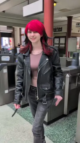 walk with me☺️ #emo #emogirl #alt #altgirl #emogirlsoftiktok 