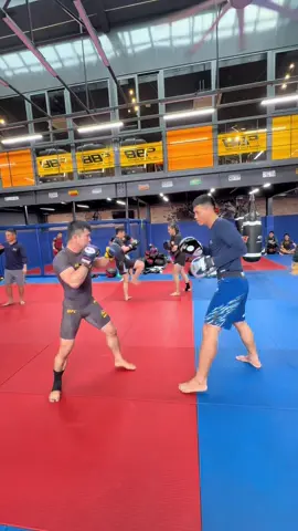 Anh mình kéo cho 1 hiệp hết hơi luôn @PHẠM CÔNG MINH 