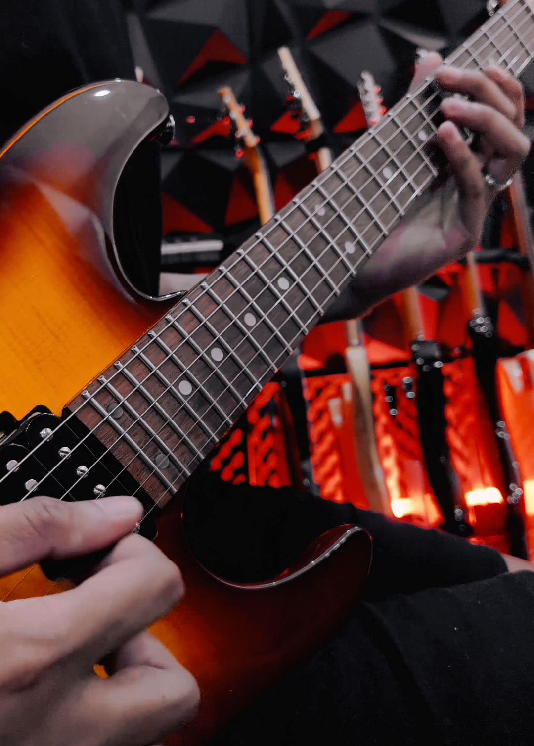 Mengenang Masa Lalu: NOAH - Membebaniku 🥲 #arielnoah #noahband #nostalgia #storywa #ibanez 