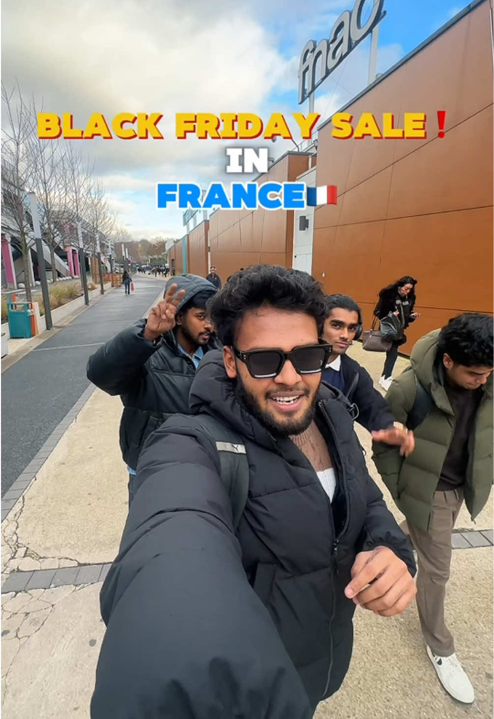 🇫🇷France in Black Friday Sale❗️ . . . #francetamil #paristamil #blackfridaysale #francetamilan #blackfridaydeals 