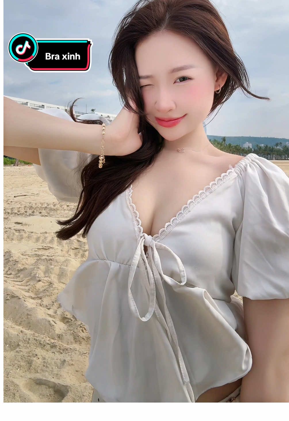 Mùa này mặc đồ ôm body với em này là hợp lí lunnnn #visecretbra #chiemchungminh #bra #aolottaokhe 