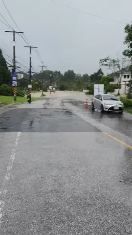 น้ำท่วมหาดใหญ่ ถนนเส้นปุณณกันต์ วัดทุ่งงาย รถผ่านไม่ได้แล้ว