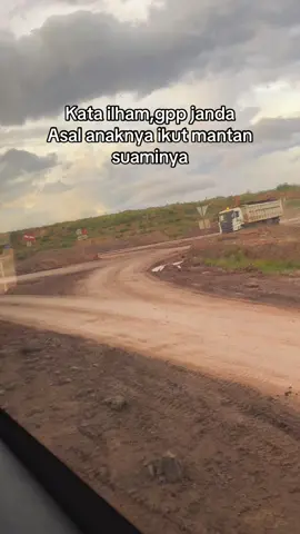 Copy ka ilham😅#batubarakalimantan #tambangbatubarakalimantan #drivermuda #storytambang 