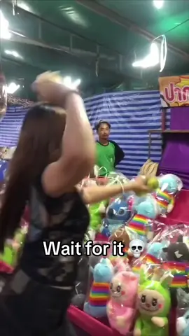 I know that hurt 😭 #carnival #game #fail #ball #throw (via unknown)
