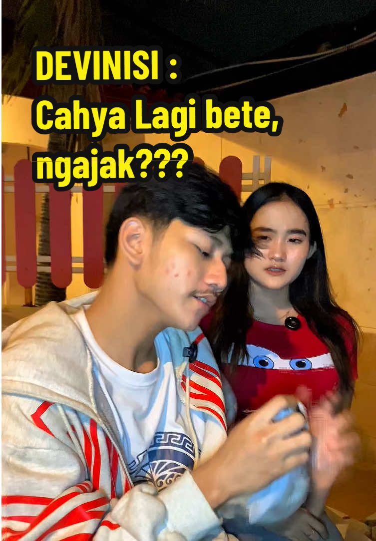 DEVINISI :  @cahyacantik Lagi bete, ngajak??? #kitbeez #kitbeezcamera #kitbeezkf4 #cameradigital #zeykocahya @cahya zeyko @cahyabae @kitbeez ID 