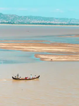 ဧရာဝတီမြစ်ပြင်ကျယ်ကြီးက လှလိုက်တာ🫶🥰😍 #thet_naing_photography #thet_naing_tuktuk #ပုဂံ #bagan #foryoupage 