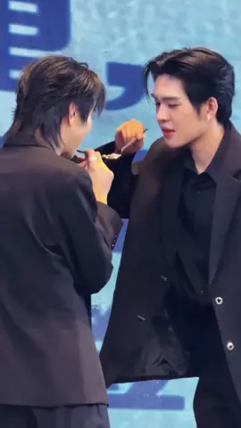 Coi ánh mắt của ảnh nhìn ẻm kìa, tình bể bình {CreX: soraloveaas} #auausave #อู่อู๋เซฟ #auautnp #savewrg 