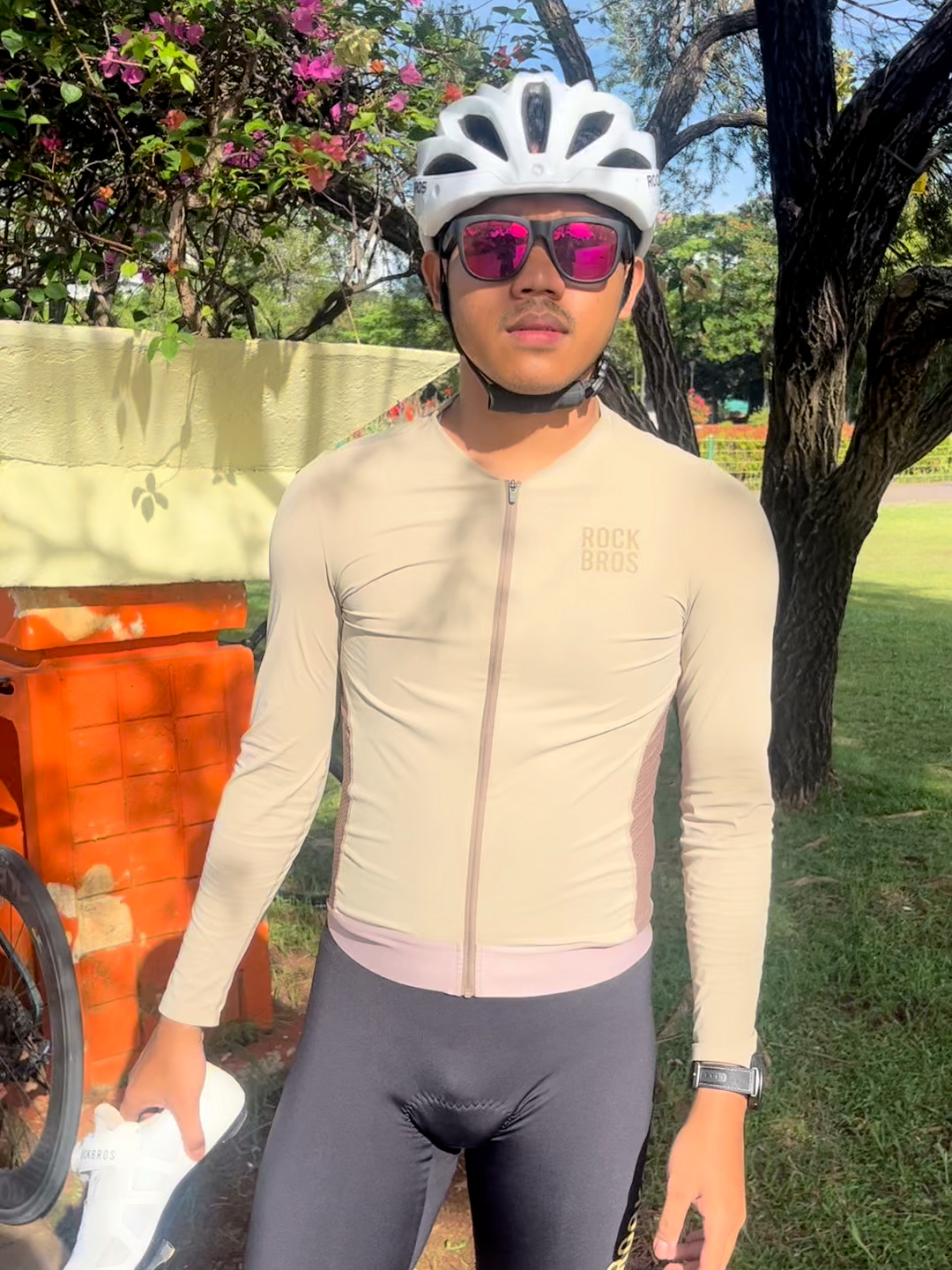 khusus di live weekend kali ini harga sepatu cleat dari 1.397.500  kita discount khusus di live jadi 1.327.625 buruan join live sekarang#rockbros #live #cycling #rockbroscyclingindonesia