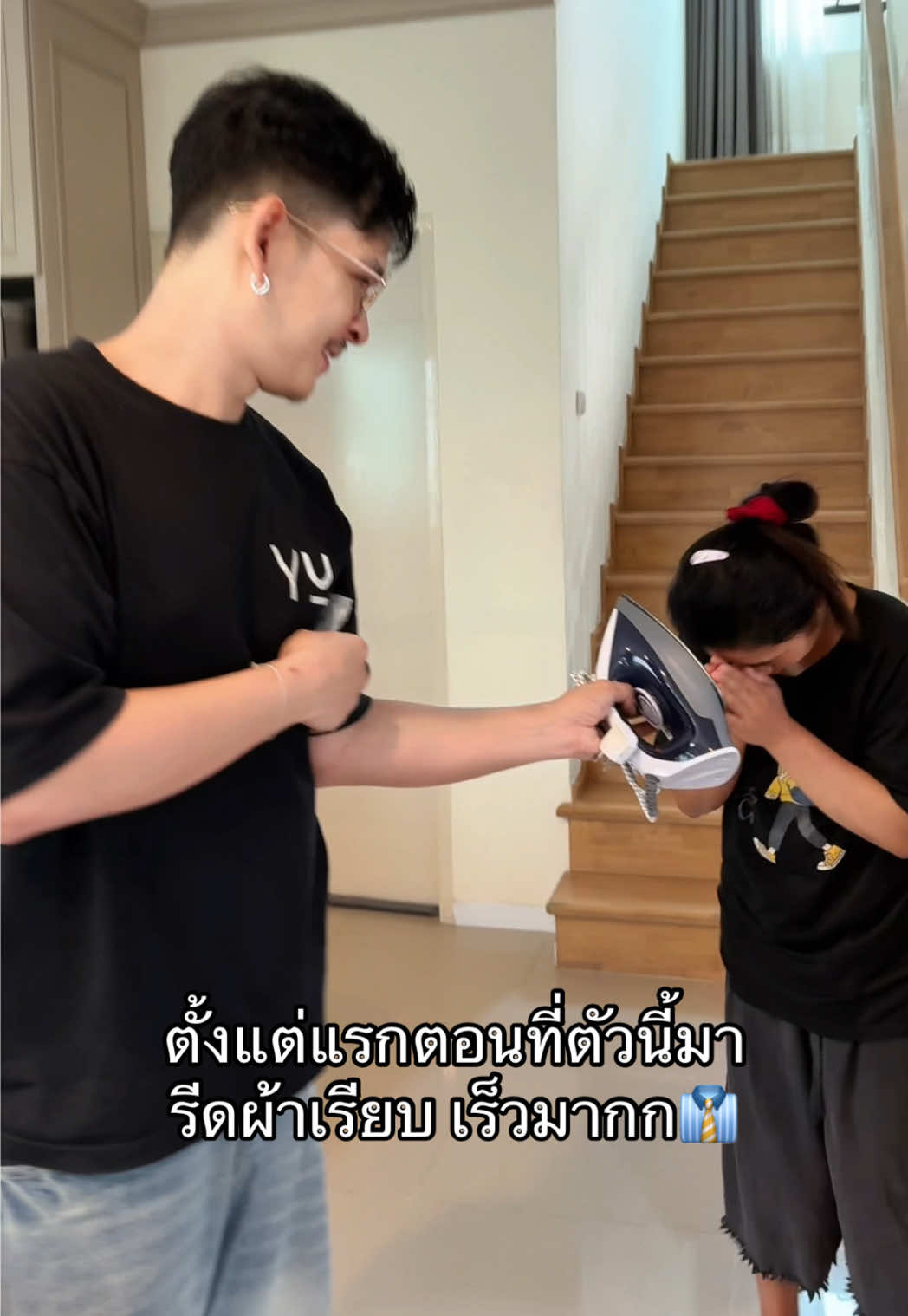 น้ำหนักเบามากก จับถนัดมือ รีดแปปเดียวเรียบ👍🏻 #เตารีด #เตารีดไอน้ํา #เตารีดพกพา #เตารีดไอน้ําพกพา 