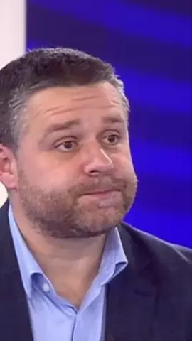 Ciprian Ciucu și mafia imobiliară din Sectorul 6 – între interese obscure, clanuri interlope și autorizații „cu dedicație” Sub conducerea liberalului Ciprian Ciucu, Primăria Sectorului 6 pare să fi devenit un teren fertil pentru mafia imobiliară, unde autorizațiile de construire se eliberează selectiv, iar dezvoltatorii „de casă” beneficiază de o protecție inexplicabilă. În timp ce locuitorii se plâng de haos urbanistic, lipsă de spații verzi și construcții ilegale care sufocă cartierele, interlopii și speculanții imobiliari prosperă.