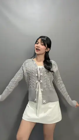 Detail rajutan nya rapi bgt 🥹🩶 #cardiganrajut #rajutcardigan #outercardigan #cardigan #sweater 