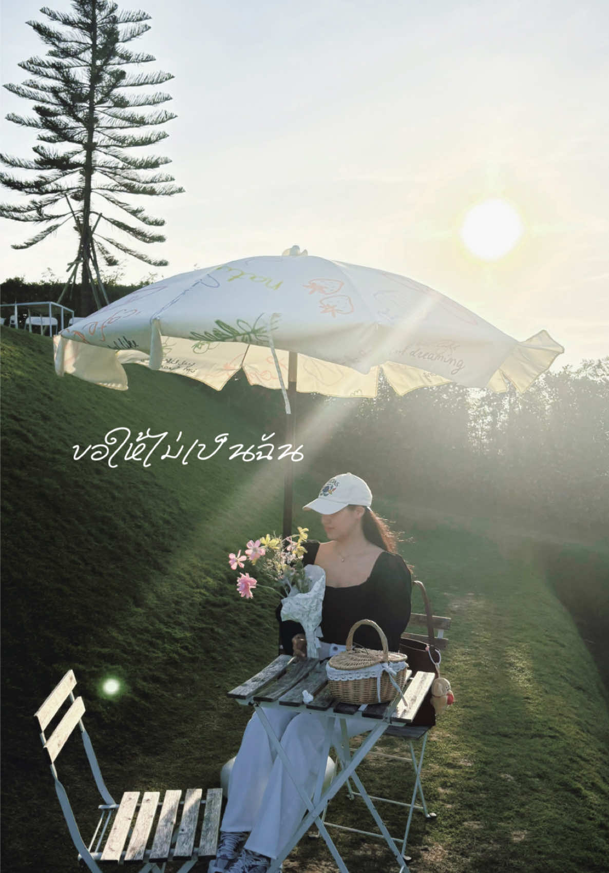 ขอให้ไม่เป็นฉัน ‘ผู้ถูกเลือกให้ผิดหวัง’ 🌨️ #1996 #29y #หน้าหนาวปีนี้ #ผู้ถูกเลือกให้ผิดหวัง (เขาใหญ่ปีที่แล้ว คิดถึงแฮะ✨)