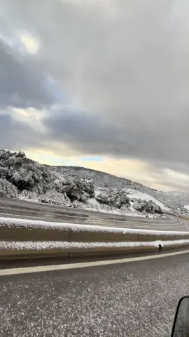 لعب الثلوج 😂😂😂 #جبل_وحش_قسنطينة  #قسنظينة 