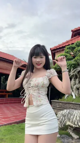 Anh cứ bước đi đi… #nguyenngocnguyen #nguyensieuthi #dethuong #nhaydep #banhang 