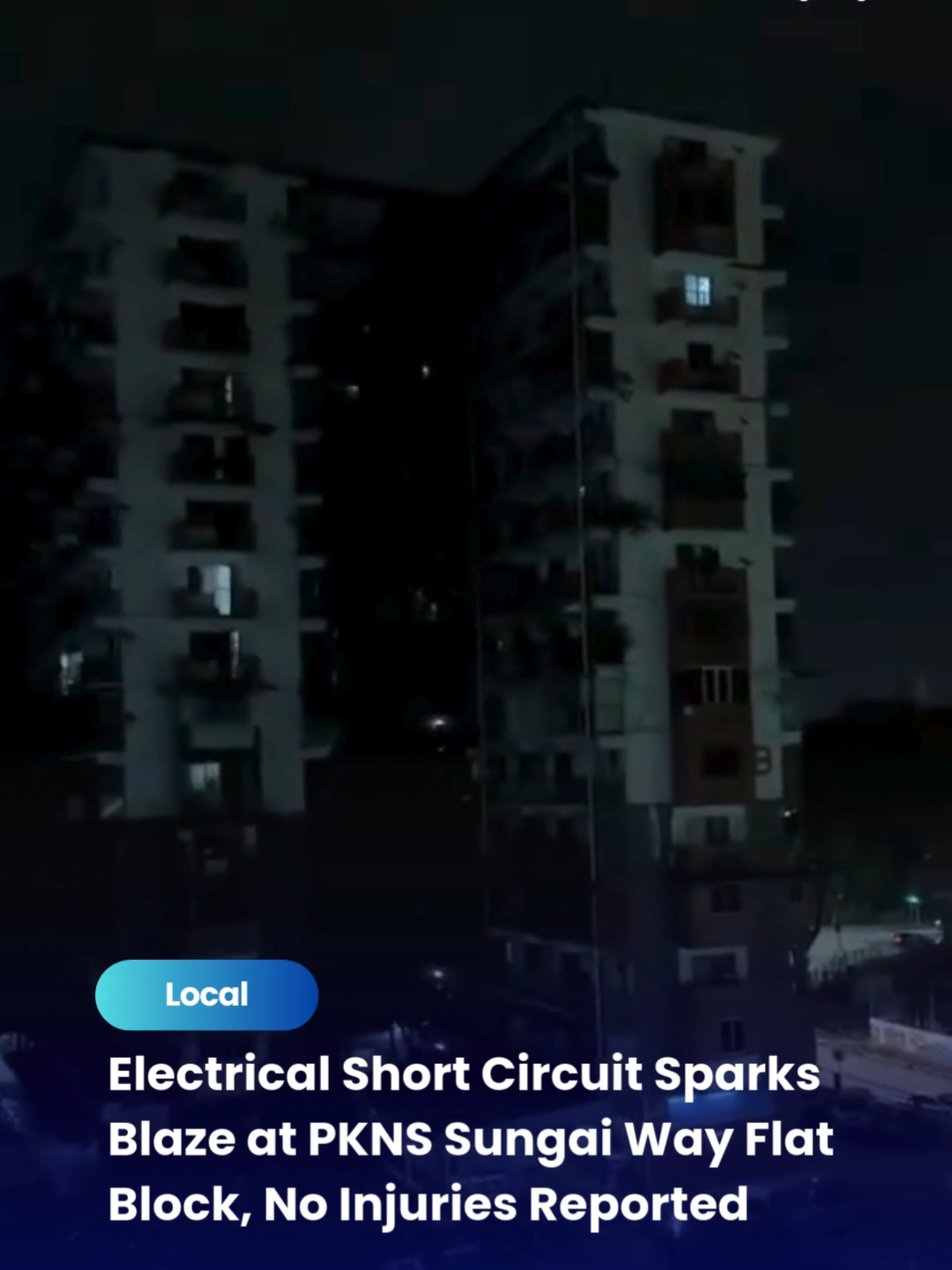 22 Nov 2025: A viral video captured an electrical short circuit that ignited a fire at a PKNS Flat block in Sungai Way, Petaling Jaya. The blaze spread from the lower floors upward, affecting all 520 units. Thankfully, no injuries were reported, though many residents have been displaced while authorities assess the damage and secure the area. #theSun #theSunMY #Blackout #MalaysiaNews