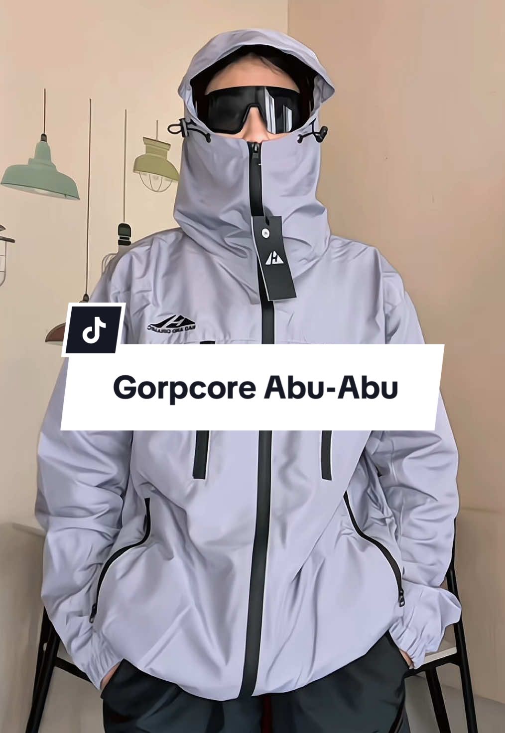 Rekomendasi gorpcore dana pelajar dari Had And Dinamic - Aerotrek Windbreaker Zipper, bisa dipakai untuk outdoor. #hadanddinamic #gorpcoreaerotrek #jaketgorpcore #jaketwindbreaker #jaketgunung #jaketmotor