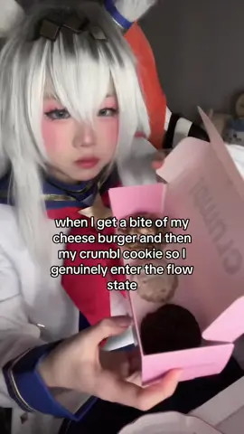 Skillet cookie and bagel burger ❤️ #oguricap #umamusume #umamusumecosplay #flowstate #Foodie 