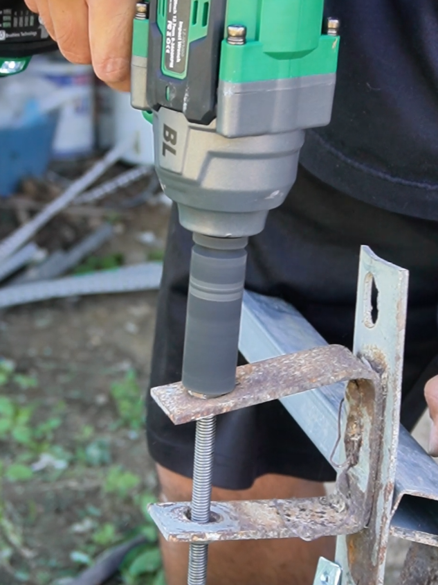 TANZU TZ-W-1000 บล็อกกระแทกไร้สายแรงบิด 1000N·m มอเตอร์ไร้แปรง ปรับความเร็วได้ 3 ระดับ มาพร้อมโหมดหยุดหมุนน็อตอัตโนมัติ ช่วยควบคุมงานถอดน็อตไม่ให้หมุนฟรีหรือหล่นหาย หัวครึ่งนิ้วใช้งานกับบล็อกได้หลายขนาด รอบสูงสุด 3600RPM พร้อมไฟ LED สำหรับงานใต้รถและพื้นที่แสงน้อย #บล็อกกระแทกไร้สาย #TANZU #ประแจไฟฟ้า #เครื่องมือช่างรถ #บล็อก1000nm 