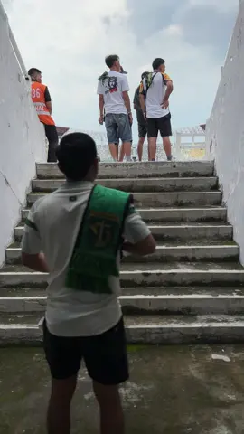 Persebaya vs arema #persebaya #bonekaviral #persebayaday #fypシ゚ #fypage #fyppppppppppppppppppppppp 