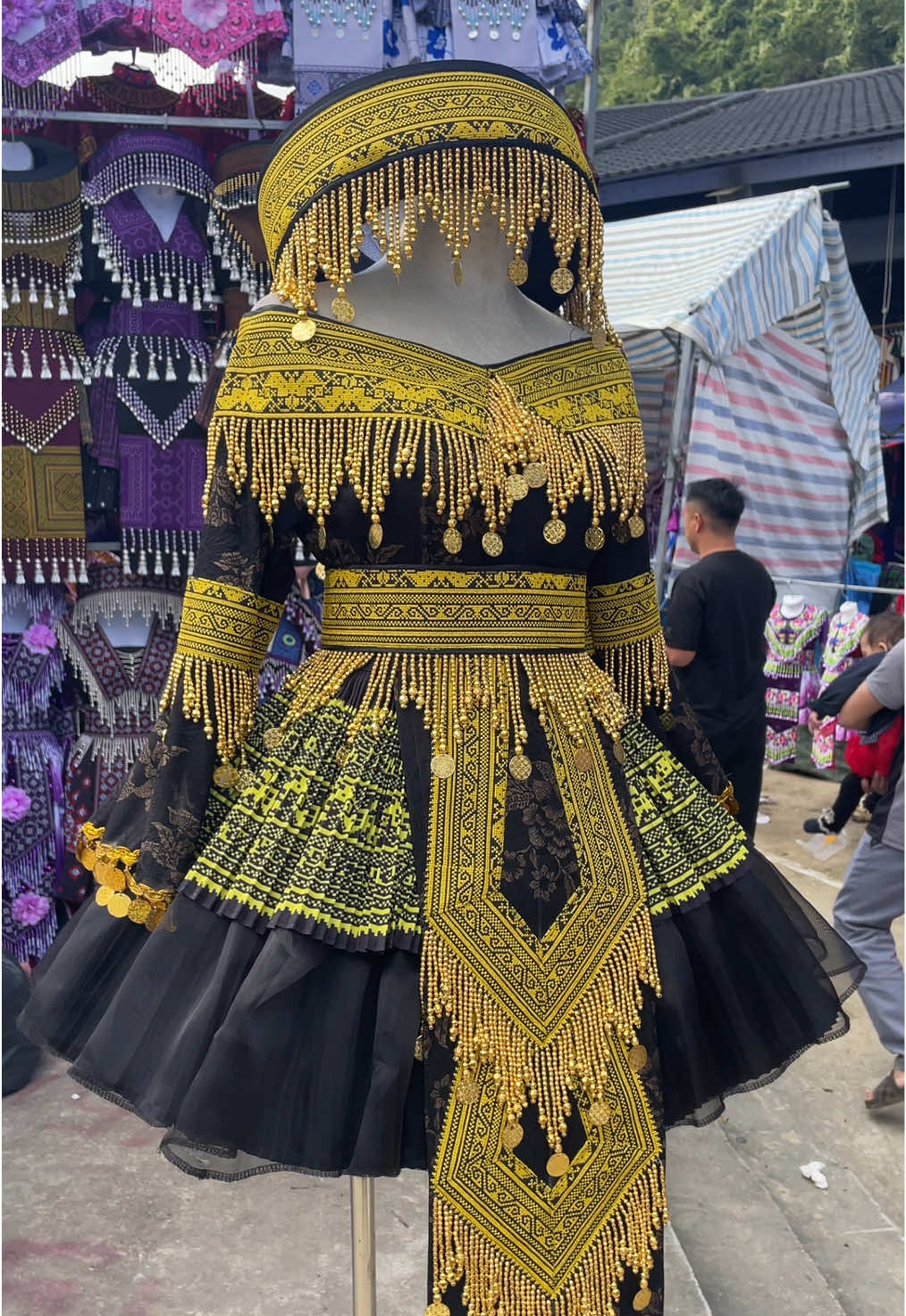 Lên bộ vàng cho chị em nhé.#fyp #khaubncawshmoob #hmoob #xuhuong #xuhuongtiktok 