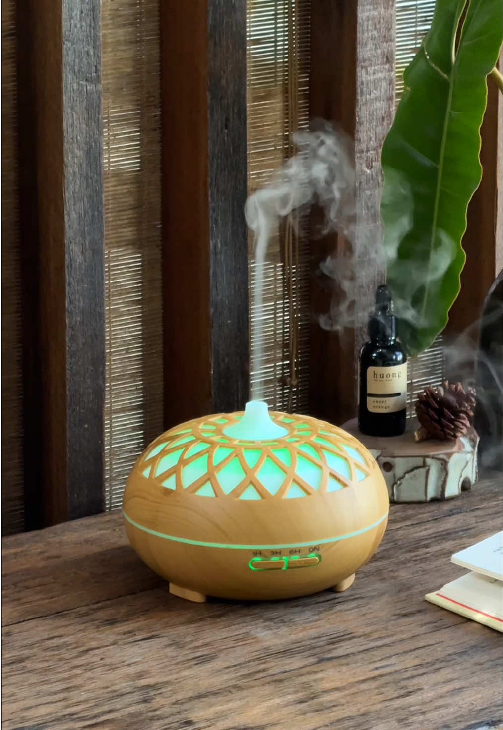 Dù ở Spa hay ở Nhà thì chúng ta đều sẽ thấy thư giãn khi ngửi những mùi hương thiên nhiên cả 🌿 #tinhdauthiennhien #thomphong #mayxongtinhdau #maykhuechtantinhdau #huonghousetinhdau