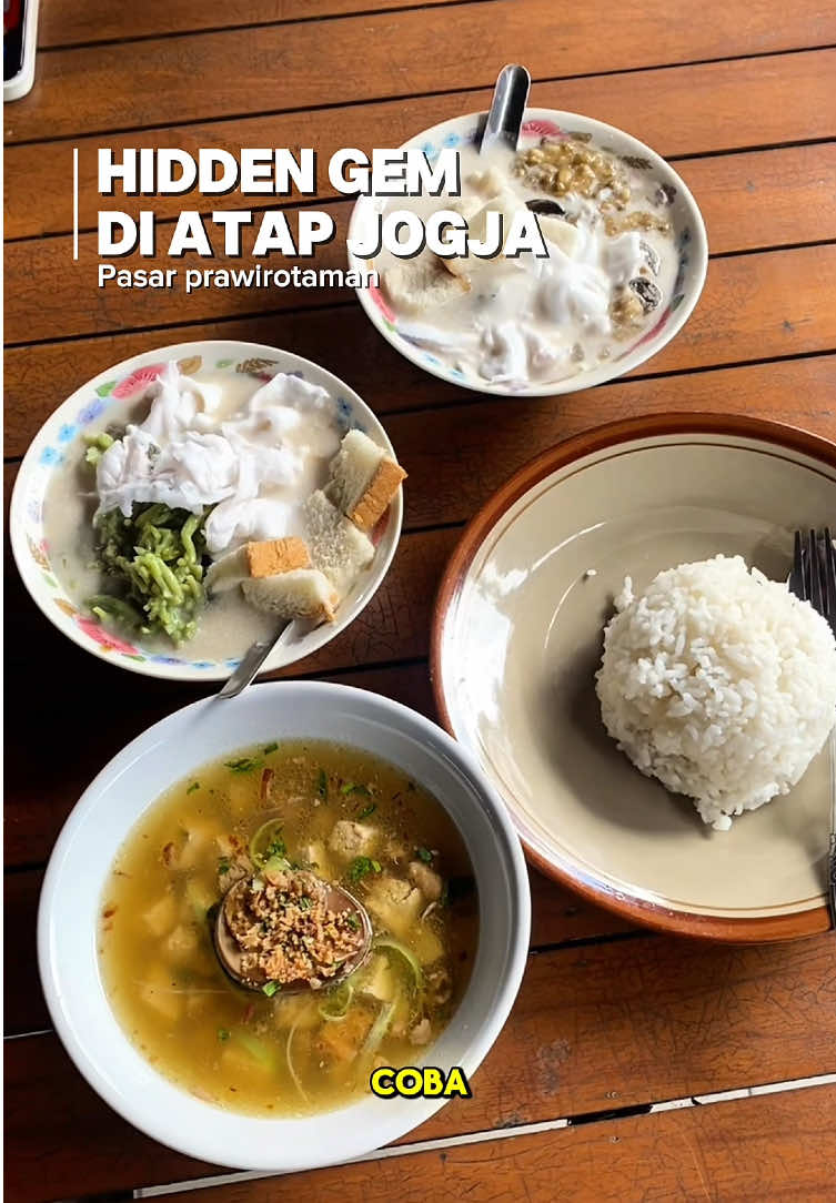 kamu wajib cobain si kulinernya karna ini worth it banget untuk di coba, apalagi nginepnya di reddoorz makin bikin seru dan hemat untuk liburanmu #Reddoorz #bukasemuapintu #rooftopprawirotaman #makutaguesthouse 
