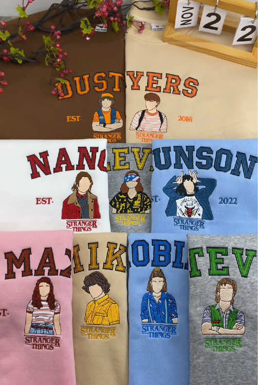 Même dans l’obscurité, ils trouvent la lumière. 🌑✨🕯️ #strangerthings #strangerthings5 #strangerthingsseason5 #embroidery #embroideredsweatshirt