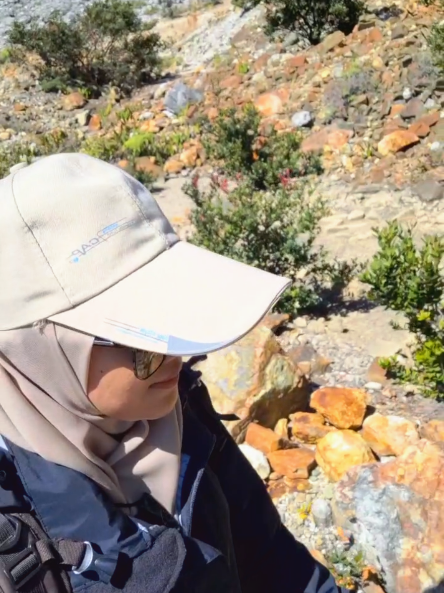 Trekking w/Group - Gunung Papandayan. . . . #gunungpapandayan #ypfッ  #mountain #trekking #xybca 