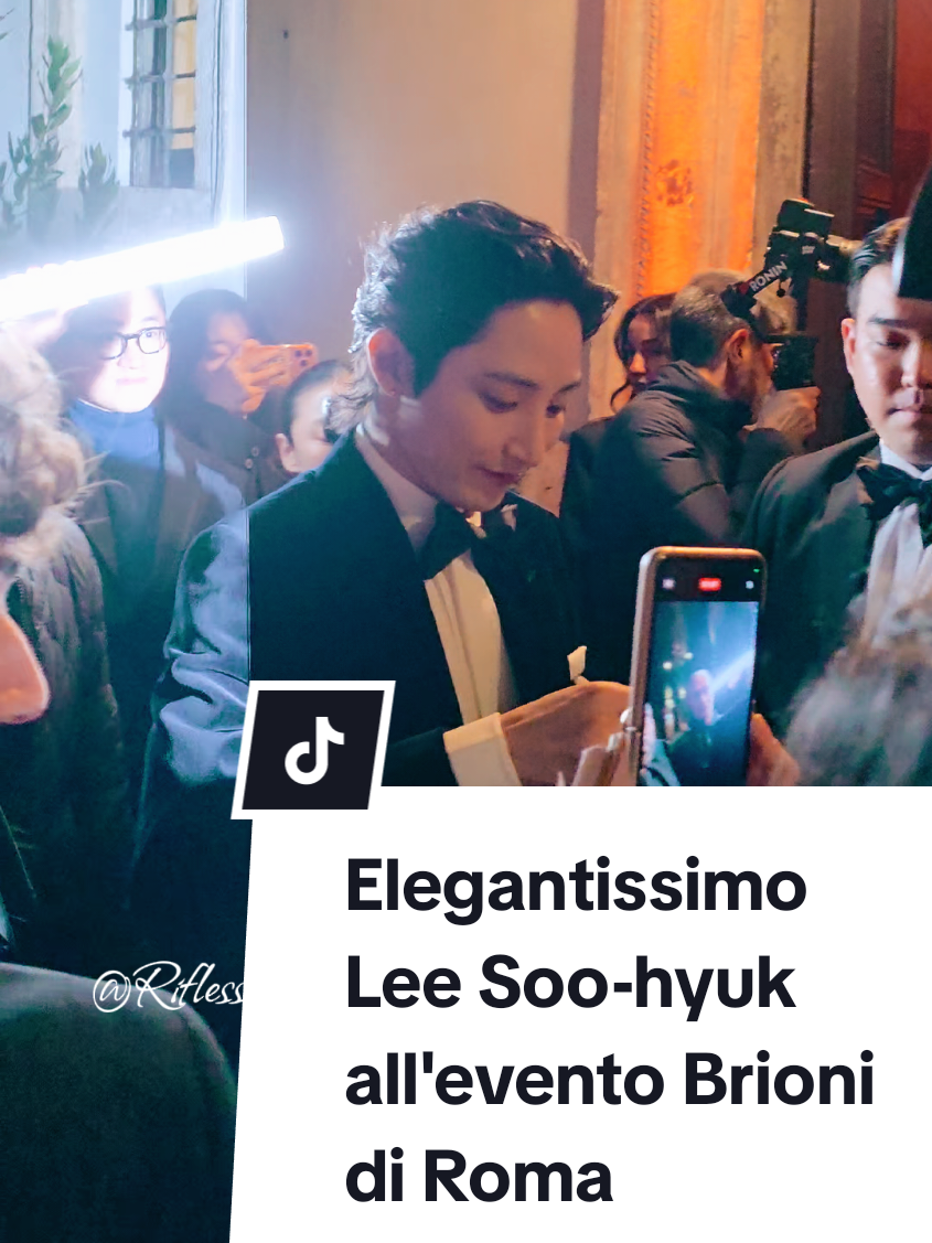 Lee Soo-hyuk a Roma ambasciatore del brand Brioni. #leesoohyuk #soohyuk  #kdramalovers #이수혁  #イスヒョク @leesoohyukpp 