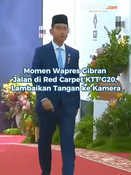 Wakil Presiden (Wapres) RI Gibran Rakabuming Raka tampak memasuki venue Konferensi Tingkat Tinggi (KTT) G20 di Johannesburg, Afrika Selatan, Sabtu (22/11/2025), sekitar pukul 14:38 WIB.  Gibran yang mengenakan jas berwarna navy dipadu dasi biru muda tampak berjalan di red carpet sambil melambaikan tangan ke kamera.  Kedatangan Wapres Gibran disambut oleh Wakil Presiden Afrika Selatan, Paul Mashatile. Keduanya tampak berbincang singkat dilanjutkan foto Bersama.  Diketahui, Gibran akan akan pidato dalam tiga sesi KTT G20. Pada sesi pertama, Gibran mendapat urutan ke-13. Kreatif: Jessica Meisya Produser: Elizabeth Ayudya Ratna Rininta #Gibran #WapresGibran #KTTG20 #AfrikaSelatan