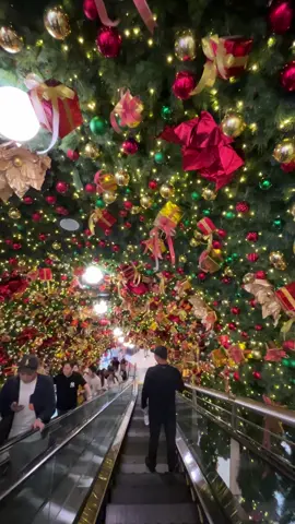 Masih November, tapi effortnya @Pacific Place Jakarta menyambut Natal patut diapresiasi 👏