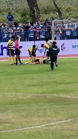 เอ็นดูจังคนเก่งเจ็บขาอีกแล้ว เจ็บตัวทั้งเกมส์เลย🥹🥺 #เตวรากร #น้องเต💚 #หมอนทองวิทยา🇳🇬 #สายมิตรกบินทร์ยูไนเต็ด #ฟีดดดシ 