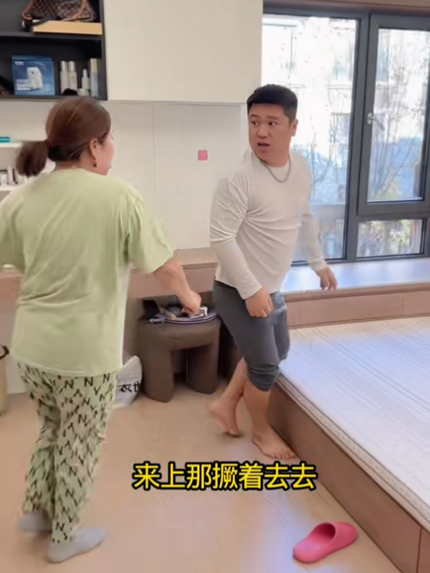 Habis di balas sama nenek nya 🤣🤣🤣🤣 #funny #grandmotherlove 