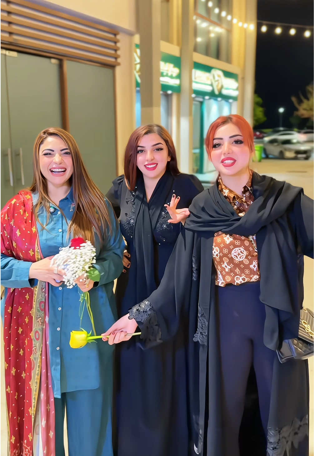 Our Beautiful Sindhi Sister @Rubi Ali110 @HEER 🇦🇪 @Ahmed 🇦🇪 (Blogs & Hosting) 