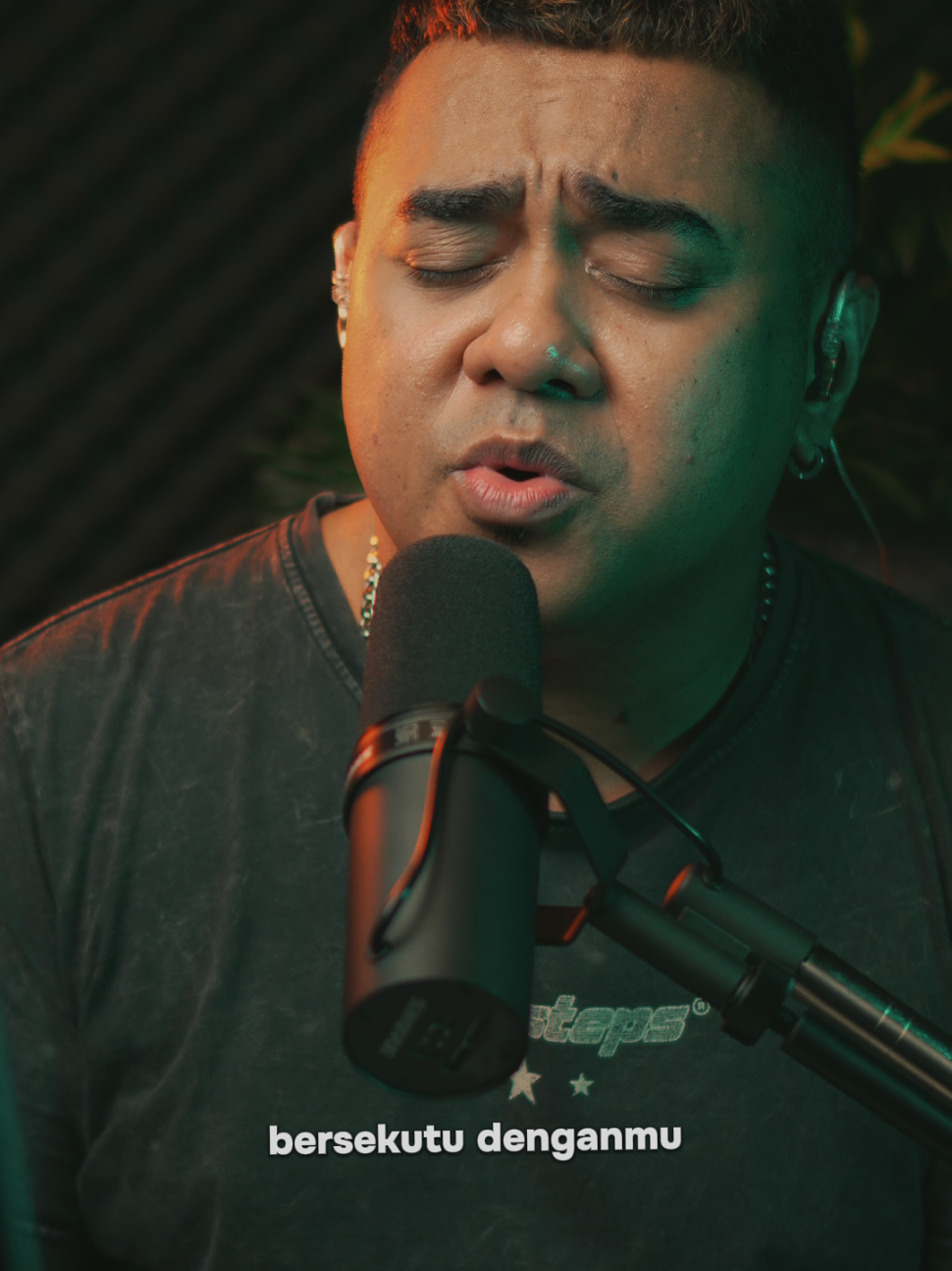 Indah BersamaMu #eldhyvictor #lagurohani #fyprohani #saatteduh #coverrohani 