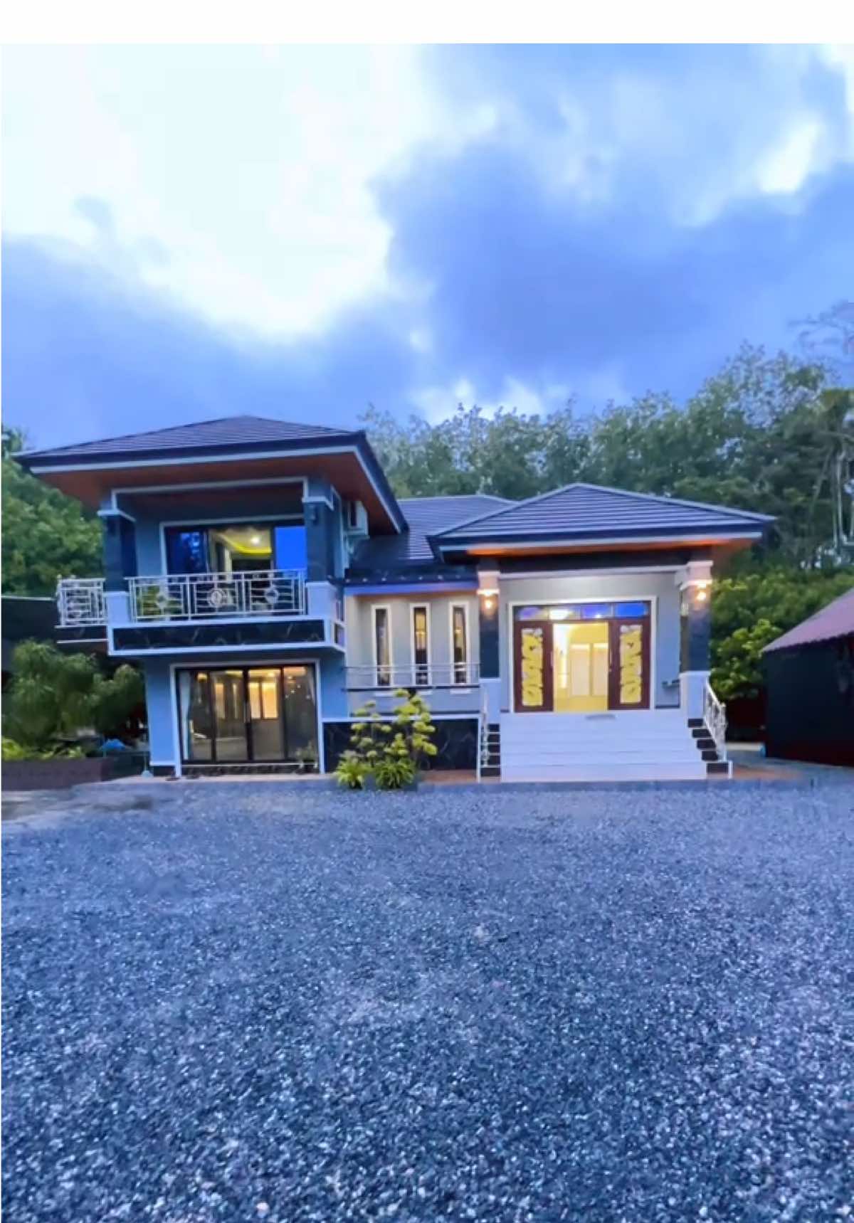 #วันที่ฝนตก#คิดถึงคนไกล #รีวิวบ้านตอนฝนตก ยังขาดประตูรั้วและรอจัดสวนหน้าบ้าน#บ้านคือความสุข 