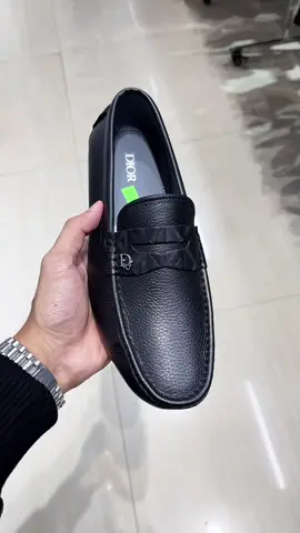 Xin lỗi vì ngày đó đã không thấu hiểu điều e nói #xuhuong #mhluxury #giaynam 