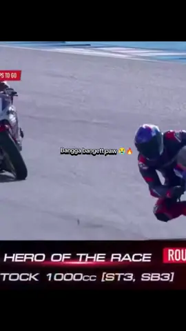 bangga banget sampe nangis, pertandingan resmi keduanya dan pawat bisa bawa pulang pialanya.  padahal pawat start dibaris akhir karena team pawat kemaren telat ngasih laporan hasil kesehatan. tapi sekarang pawat bisa buktiin dia pemenangnya dan bisa lakuin yang terbaik😭😭 bangga banggaaa banget 🧡  #ohmpawat 