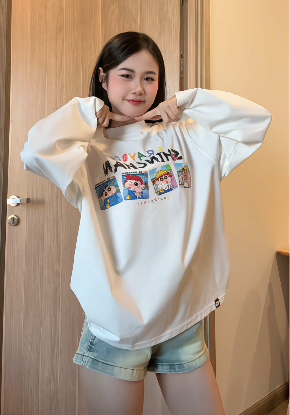 Form xinh. Vải đẹp. Meee nhaa #aothundaitay #longsleeve #ashelananh 