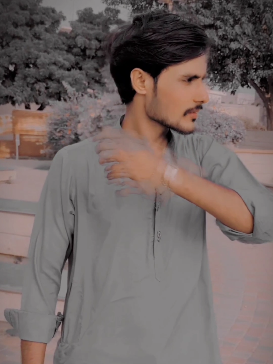 چھوڑ دو اب اس سے وفا کی امیدیں.❤‍🩹🥺 جو رلا سکتا ہے وہ بھلا بھی سکتا ہے۔💔😢 #youfor #capcut 