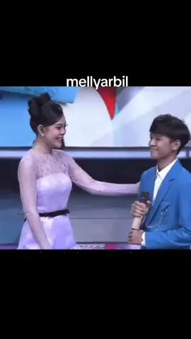 #fyp #arbilmelly adu suaranya bikin aku meleleh romantis banget#arbil @𝐌𝐞𝐥𝐥𝐲 𝐋𝐞𝐞 @da7_arbilfahrizan0¹ @Indosiar #bugissulawesi #bugisbone 