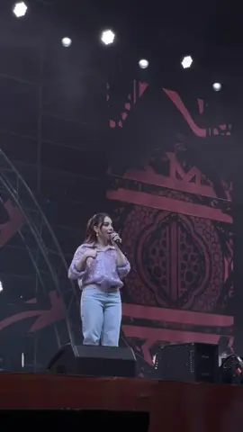 بيسان إسماعيل تغني هي هي جايه تصفر وتخضر#بيسان_اسماعيل #حديقه_السويدي 