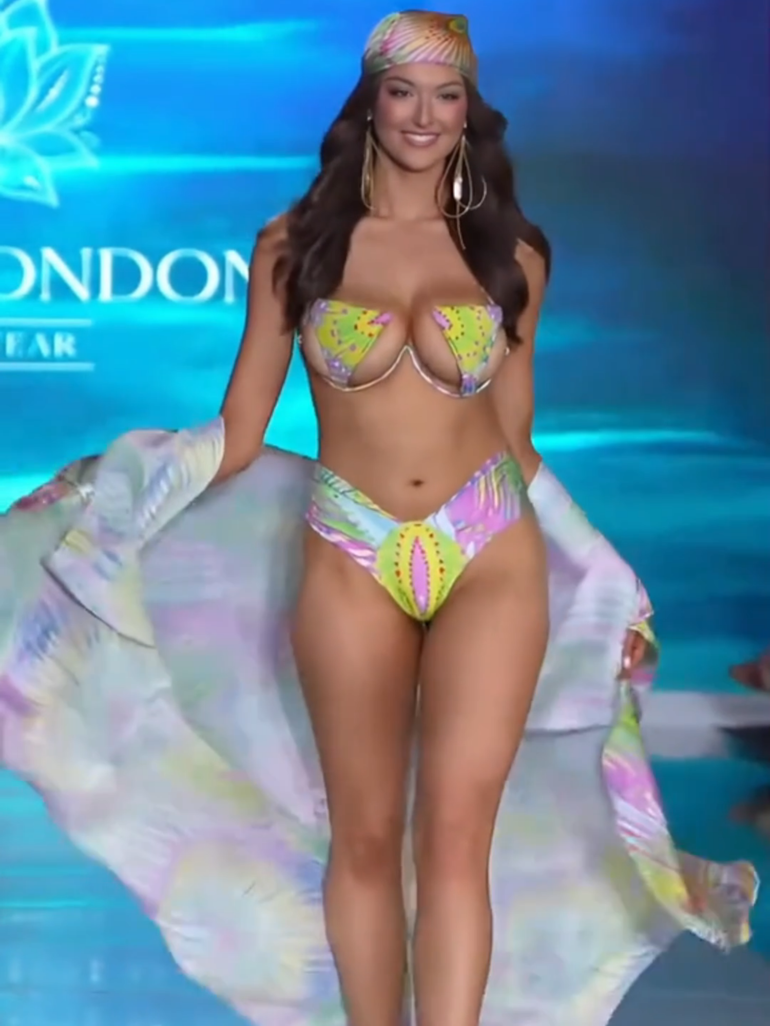 Top Model Bikini  #women#model#fashion#catwalk#curves#curvy#fyp#runwaywalk